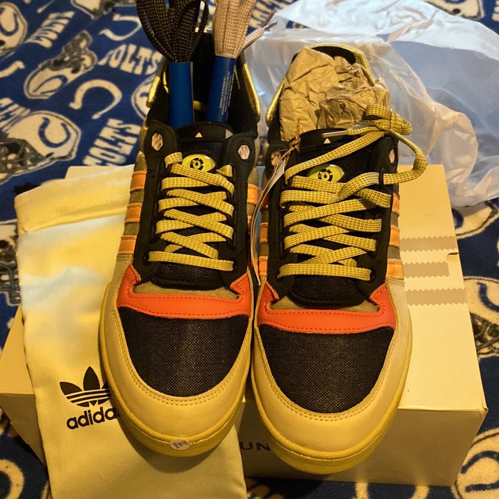 Adidas’s bad bunny sneakers size 11 new sold out in seconds